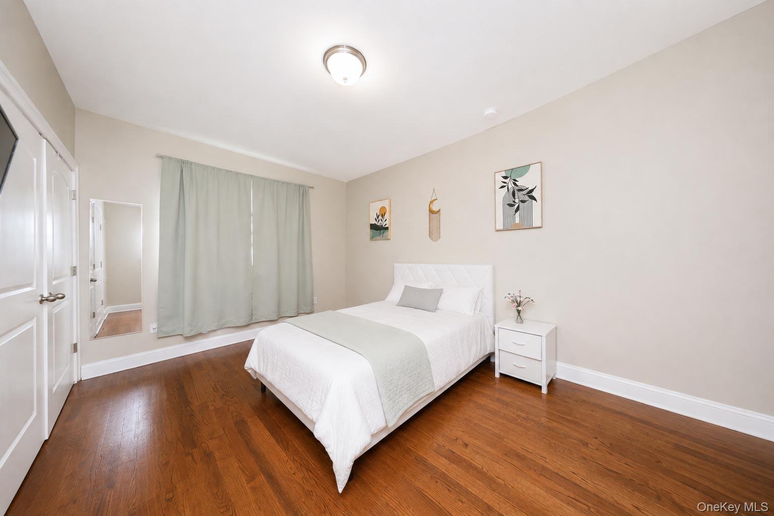 Single Family Wiltshire Ln Staten Island, NY 10309, MLS-1038571-21