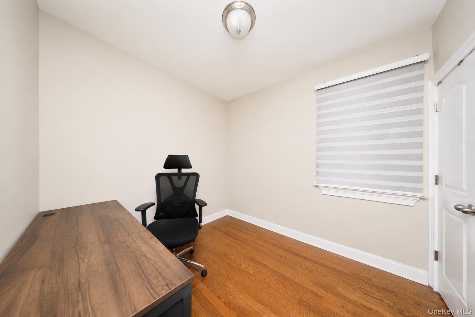 Single Family Wiltshire Ln Staten Island, NY 10309, MLS-1038571-22