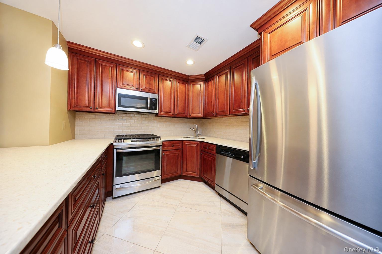 Single Family Wiltshire Ln Staten Island, NY 10309, MLS-1038571-9