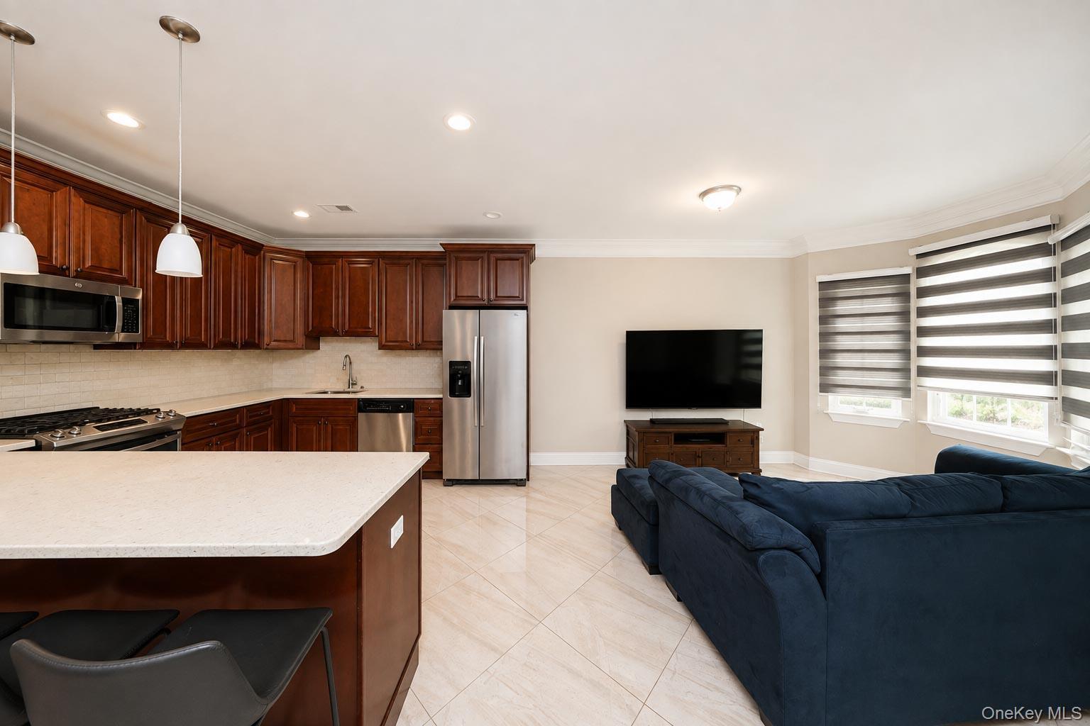 Single Family Wiltshire Ln Staten Island, NY 10309, MLS-1038574-10