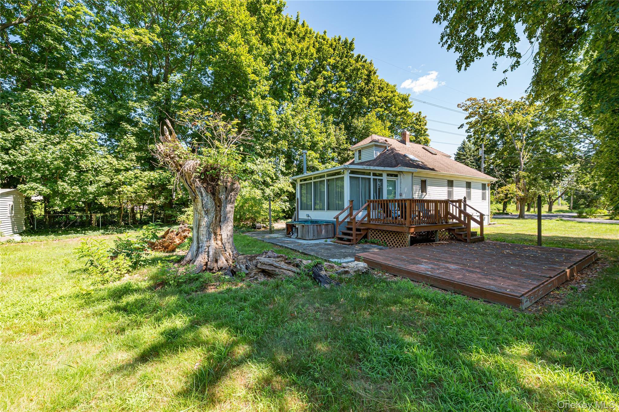 Single Family Cedar Avenue  Suffolk County, NY 11779, MLS-1038578-22