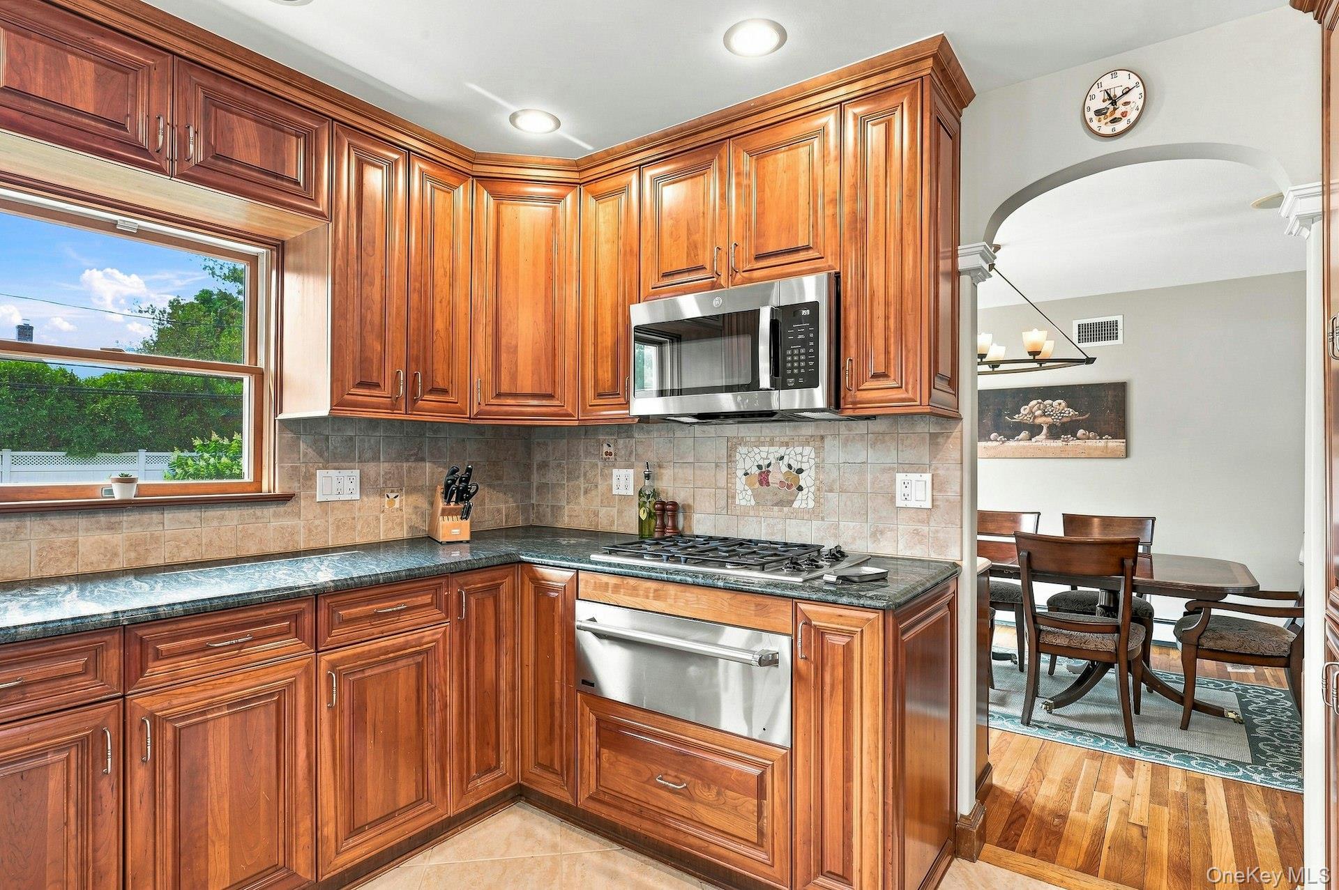 Single Family Herkimer Avenue Nassau County, NY 11753, MLS-1038584-15