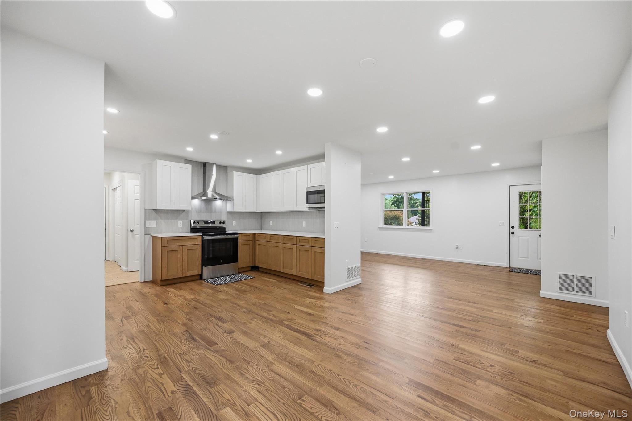 Single Family Christopher Way  Orange County, NY 12542, MLS-1038587-10