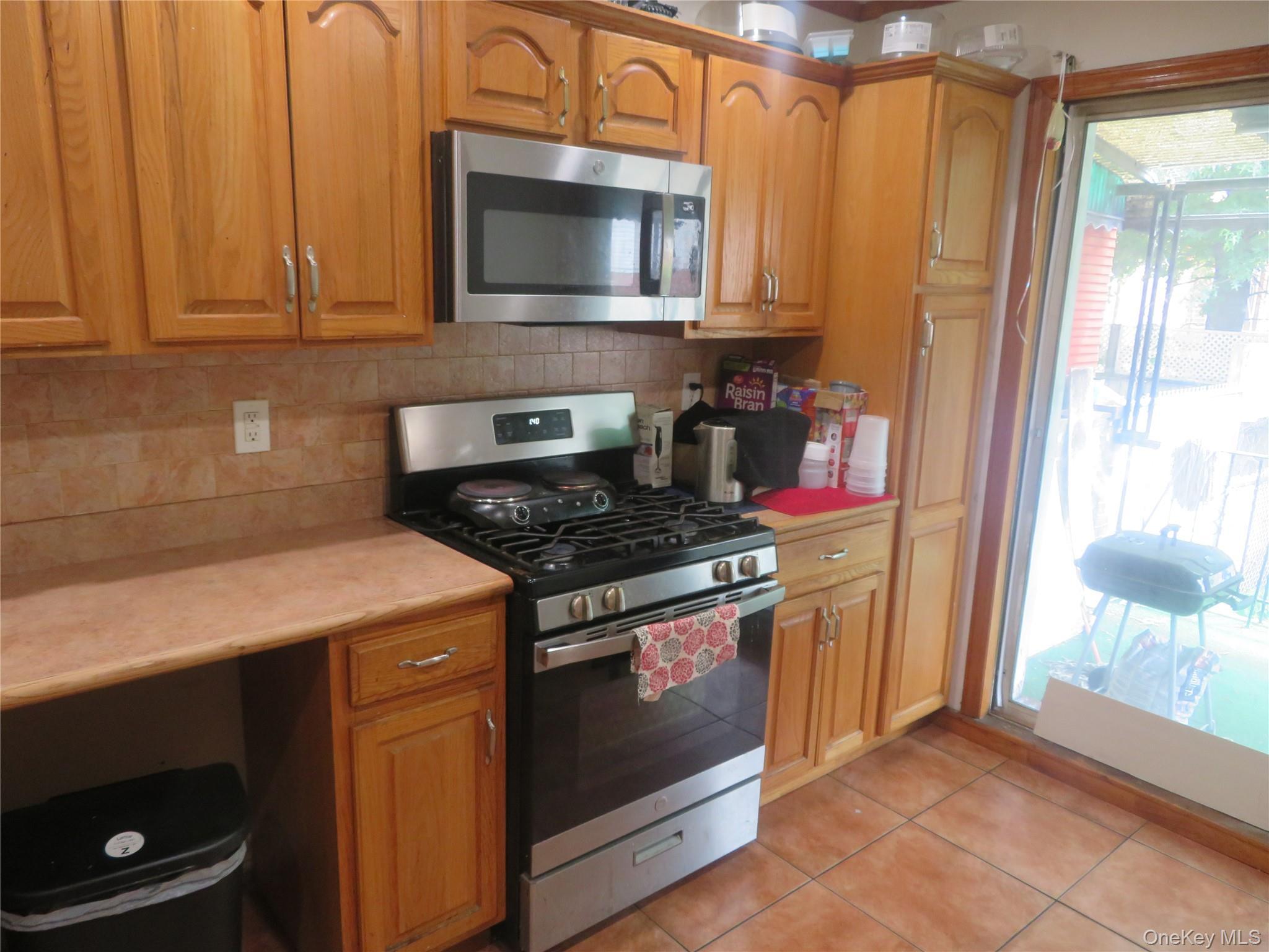 Single Family Avenue L  Brooklyn, NY 11234, MLS-1038605-10