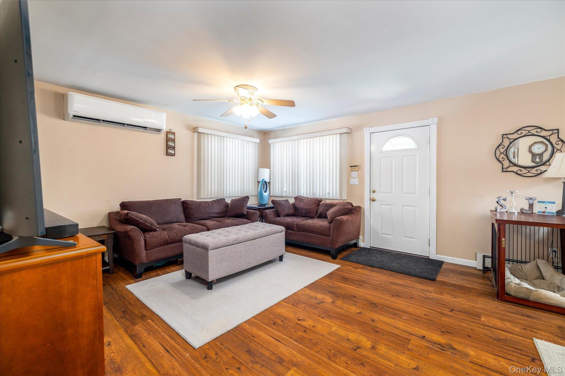 Single Family Dante Place  Suffolk County, NY 11701, MLS-1038642-6