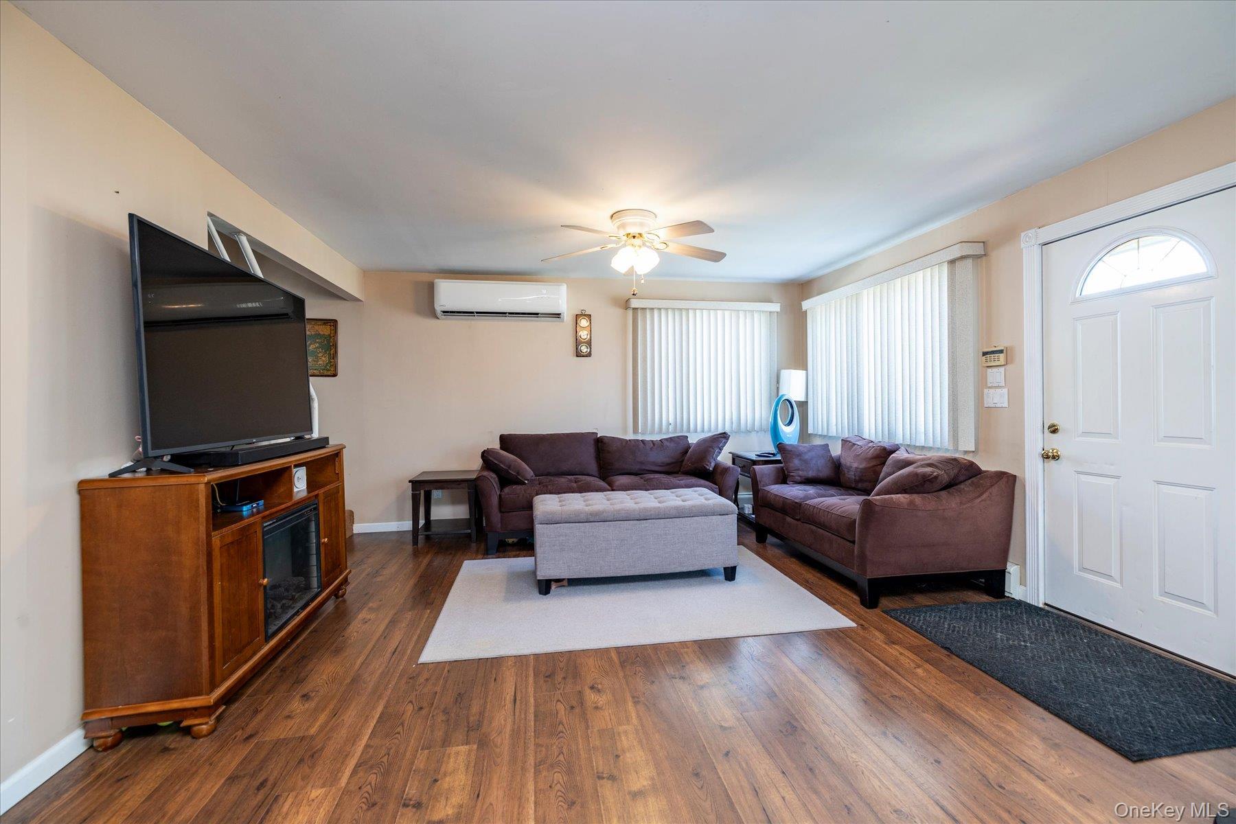 Single Family Dante Place  Suffolk County, NY 11701, MLS-1038642-7