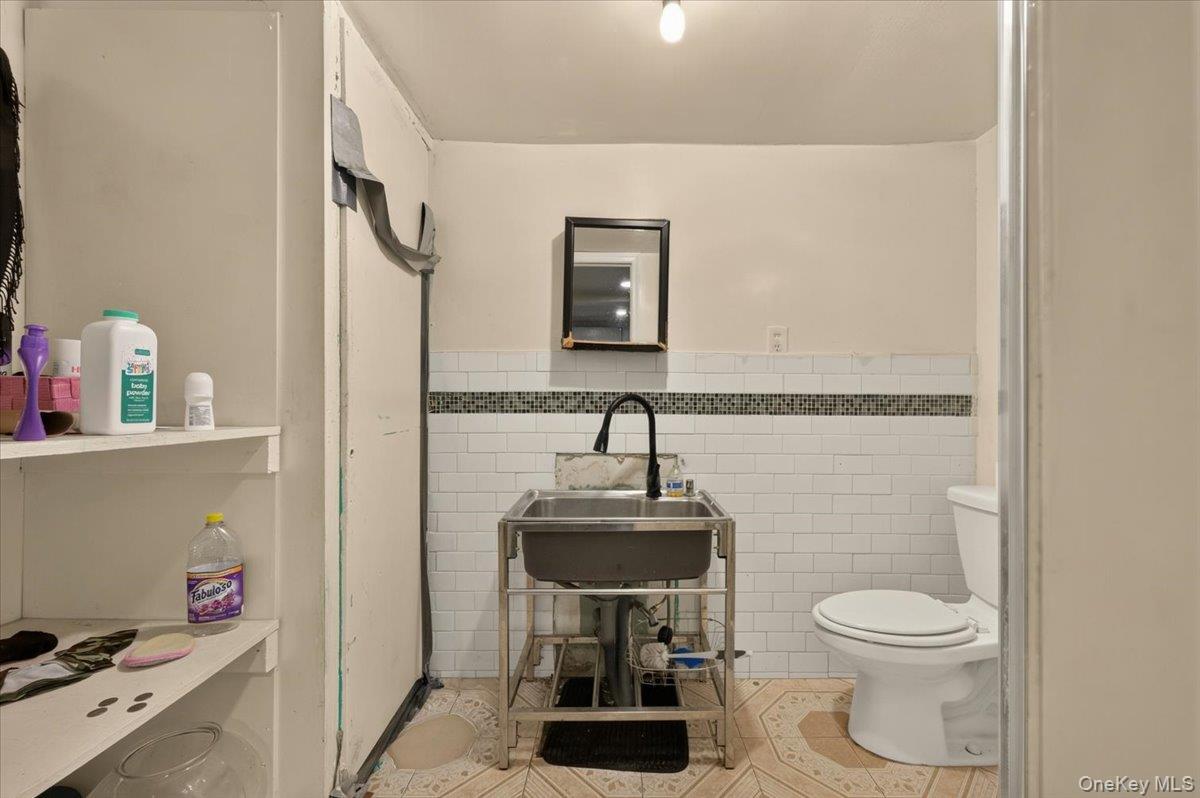 Single Family W 11th Street Suffolk County, NY 11746, MLS-1038660-13