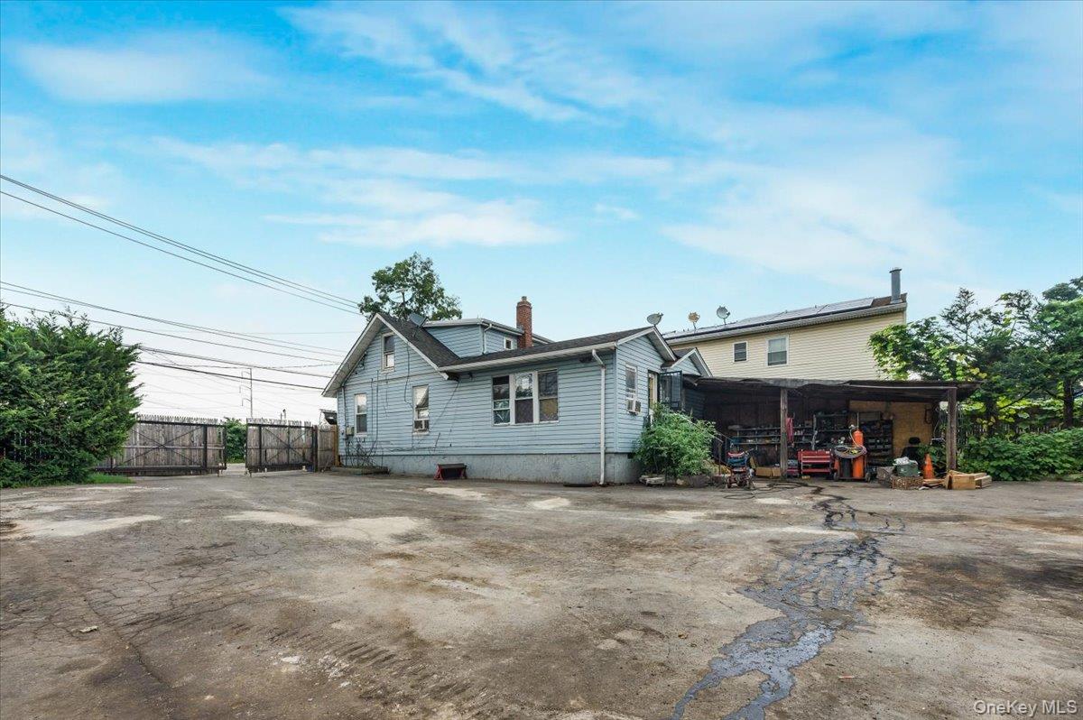 Single Family W 11th Street Suffolk County, NY 11746, MLS-1038660-16