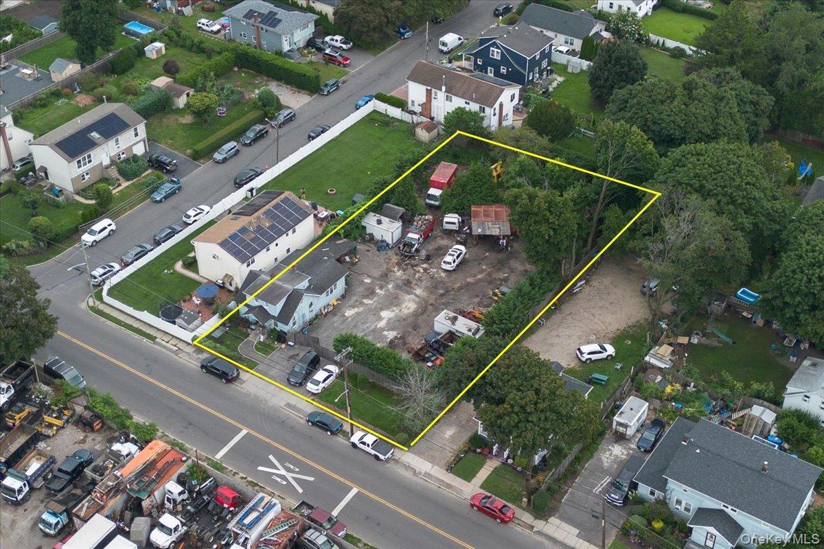 Single Family W 11th Street Suffolk County, NY 11746, MLS-1038660-19