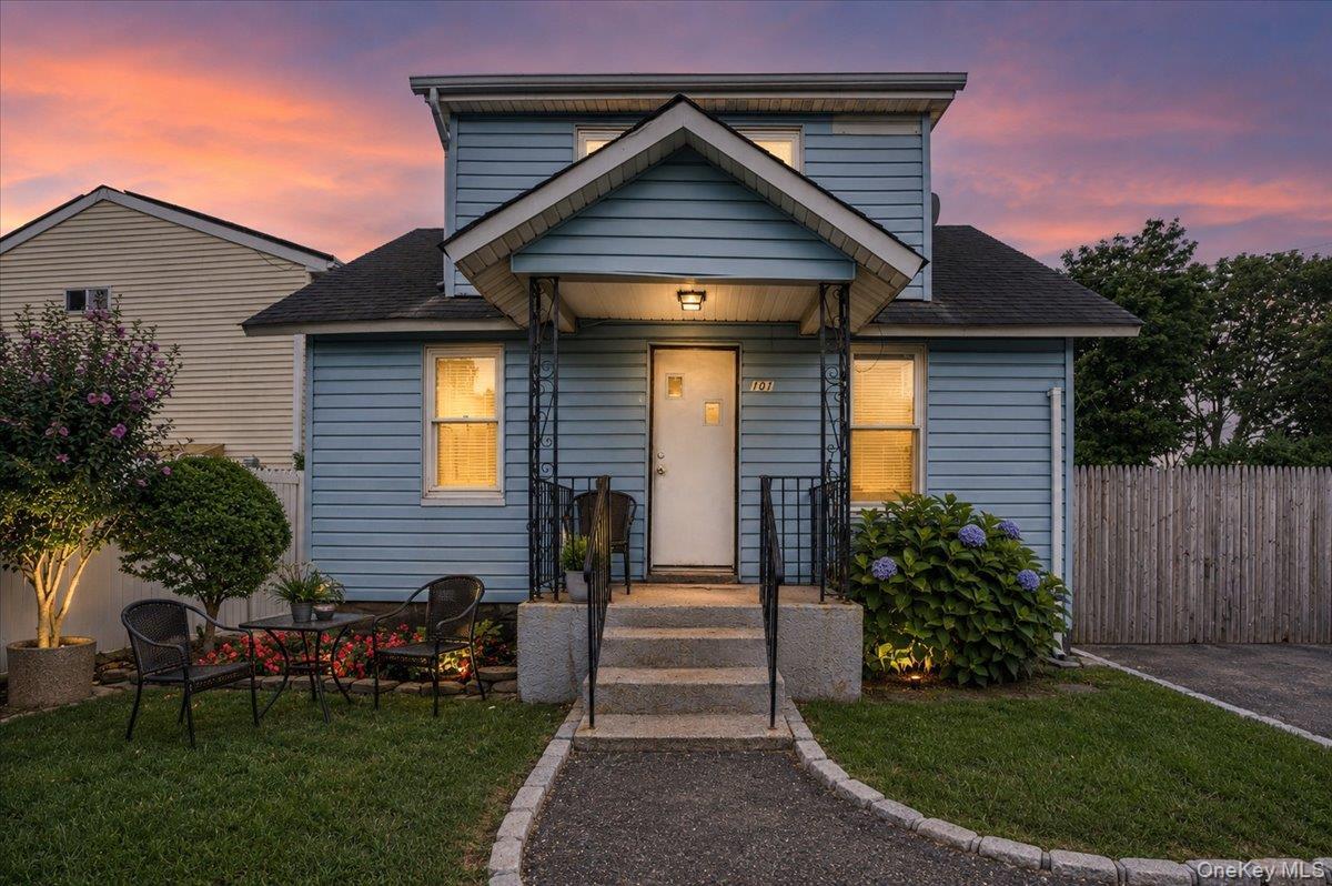 Single Family W 11th Street Suffolk County, NY 11746, MLS-1038660-2