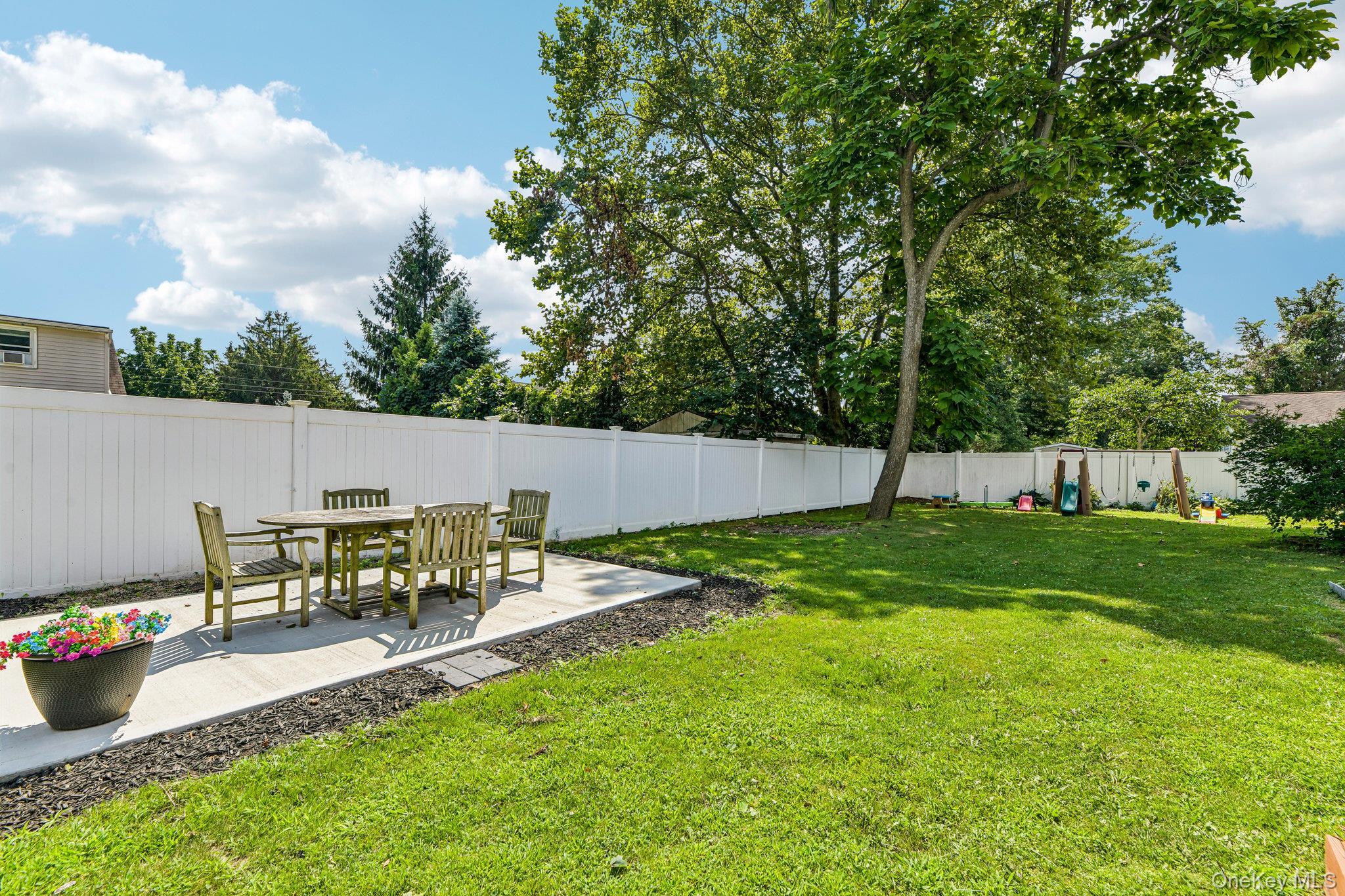 Single Family Beecher Avenue Suffolk County, NY 11730, MLS-1038661-27