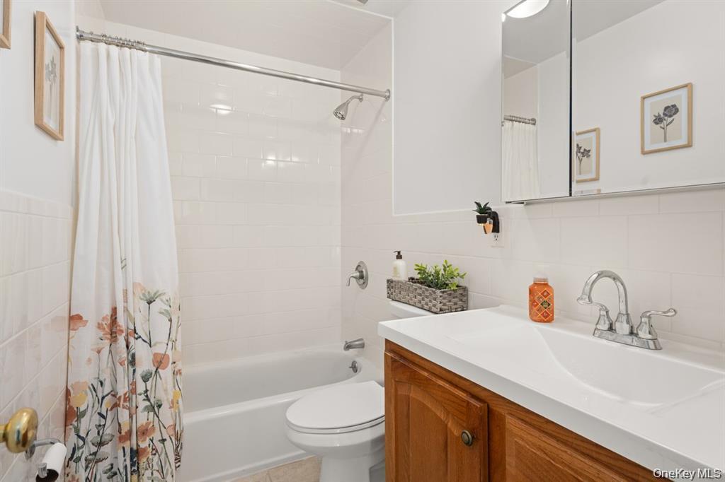 Single Family W 13th Road Queens, NY 11693, MLS-1038717-10