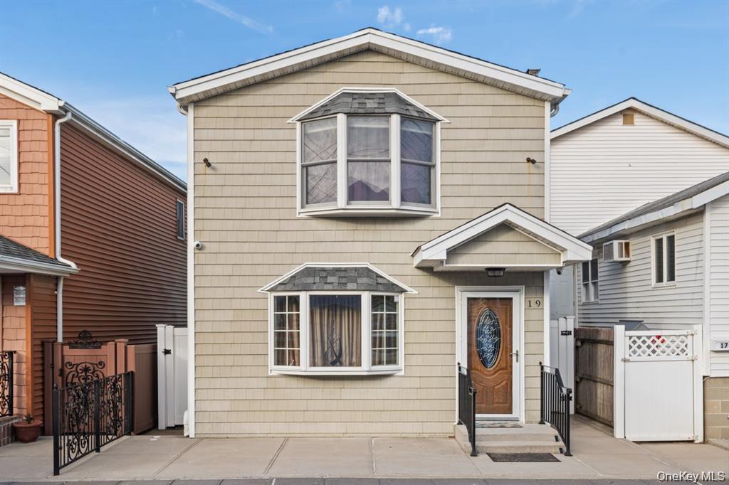 Single Family W 13th Road  Queens, NY 11693, MLS-1038717-21