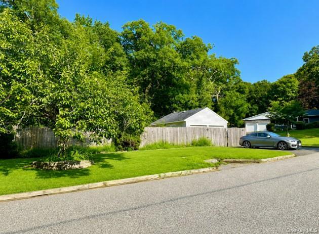 Single Family Forest Lane Suffolk County, NY 11727, MLS-1038745-4
