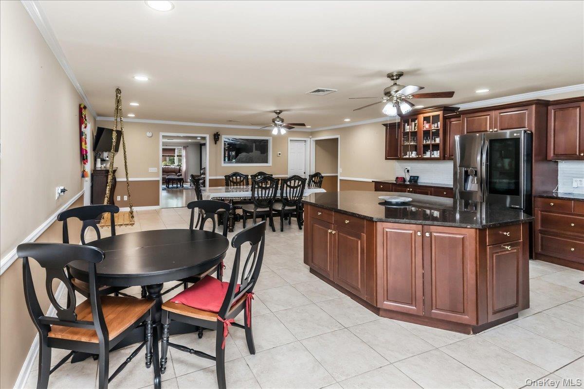 Single Family Westminster Avenue Suffolk County, NY 11746, MLS-1038771-11