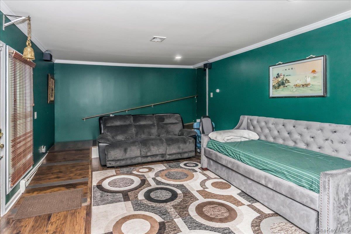 Single Family Westminster Avenue Suffolk County, NY 11746, MLS-1038771-15