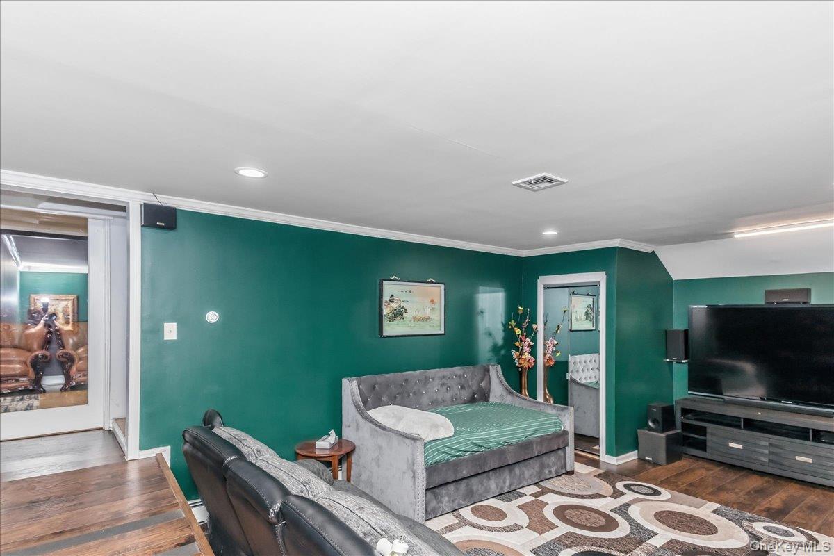 Single Family Westminster Avenue Suffolk County, NY 11746, MLS-1038771-17