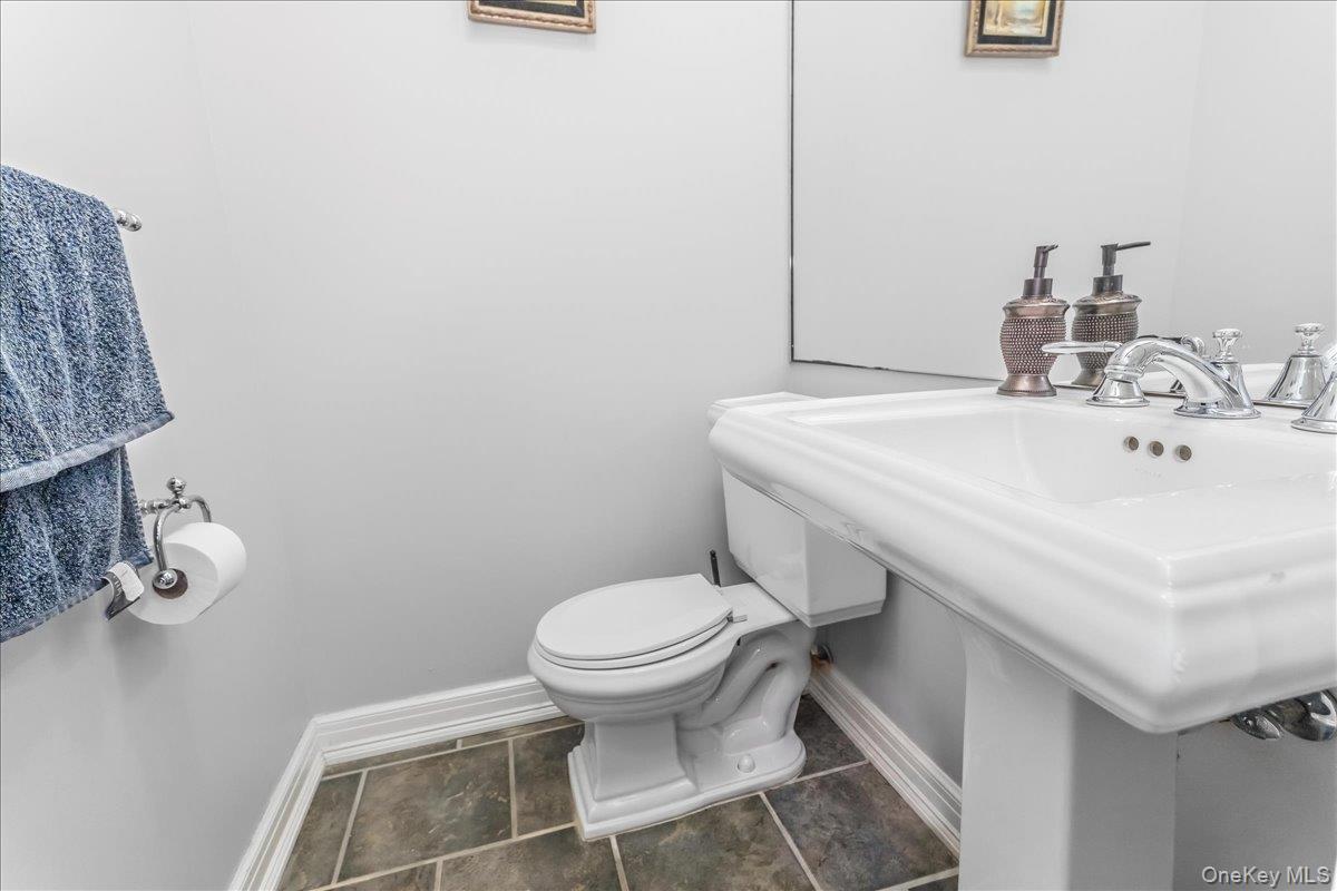 Single Family Westminster Avenue Suffolk County, NY 11746, MLS-1038771-19