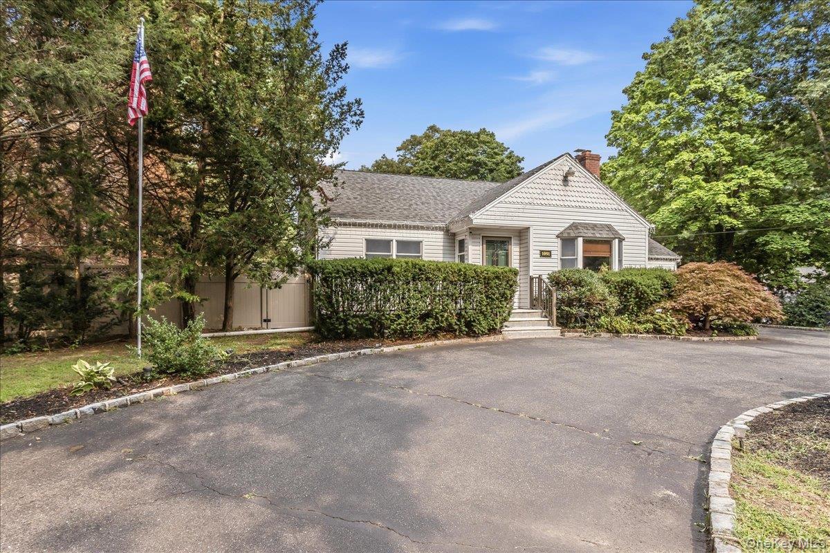 Single Family Westminster Avenue Suffolk County, NY 11746, MLS-1038771-2