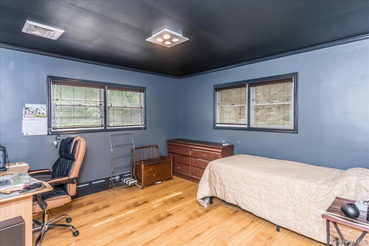 Single Family Westminster Avenue Suffolk County, NY 11746, MLS-1038771-22
