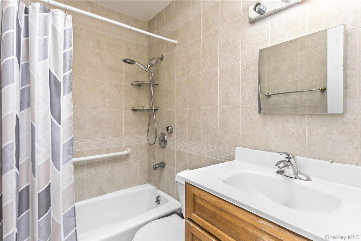 Single Family Westminster Avenue Suffolk County, NY 11746, MLS-1038771-27