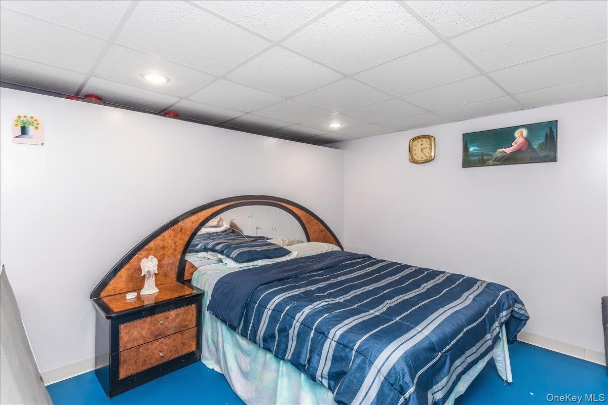 Single Family Westminster Avenue Suffolk County, NY 11746, MLS-1038771-29
