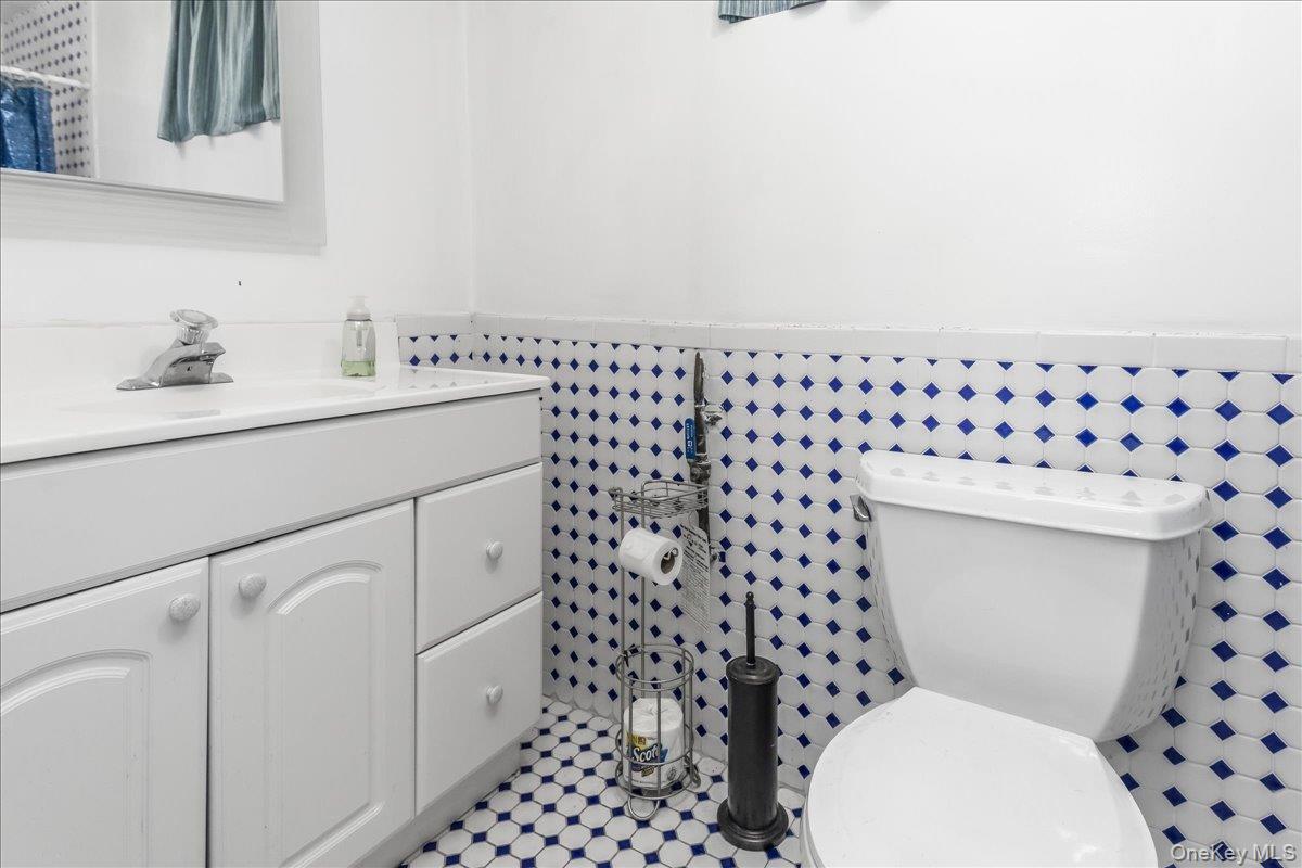Single Family Westminster Avenue Suffolk County, NY 11746, MLS-1038771-30
