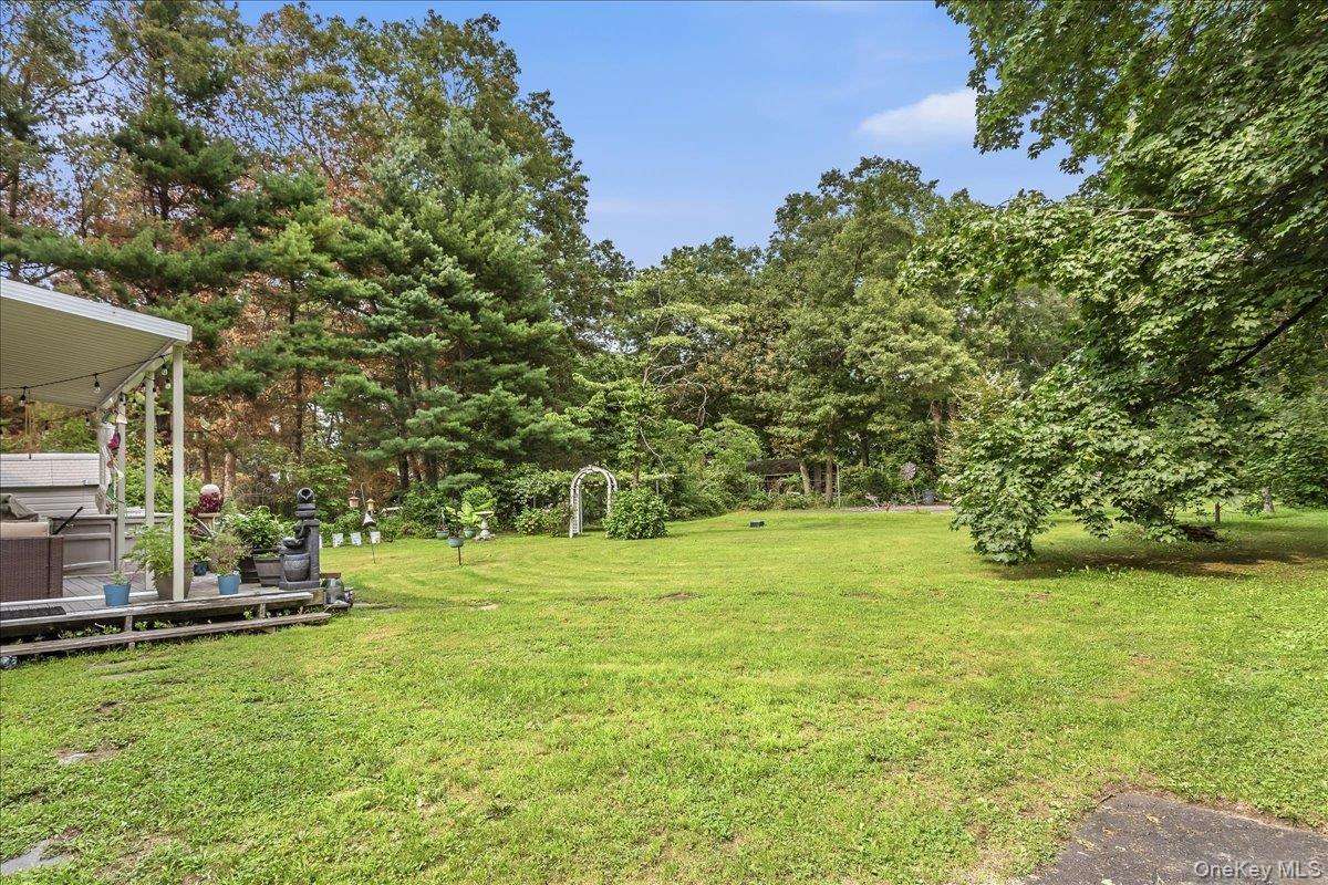 Single Family Westminster Avenue Suffolk County, NY 11746, MLS-1038771-33