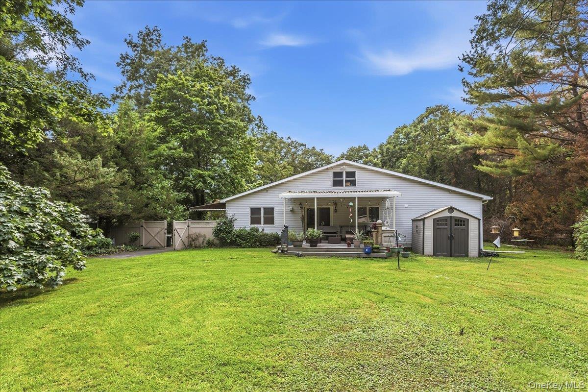 Single Family Westminster Avenue Suffolk County, NY 11746, MLS-1038771-34
