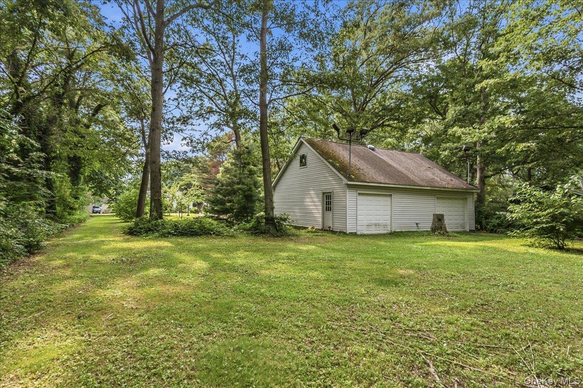Single Family Westminster Avenue Suffolk County, NY 11746, MLS-1038771-35