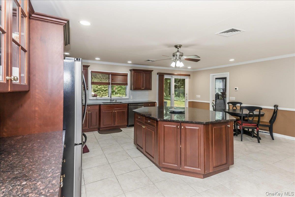 Single Family Westminster Avenue Suffolk County, NY 11746, MLS-1038771-9