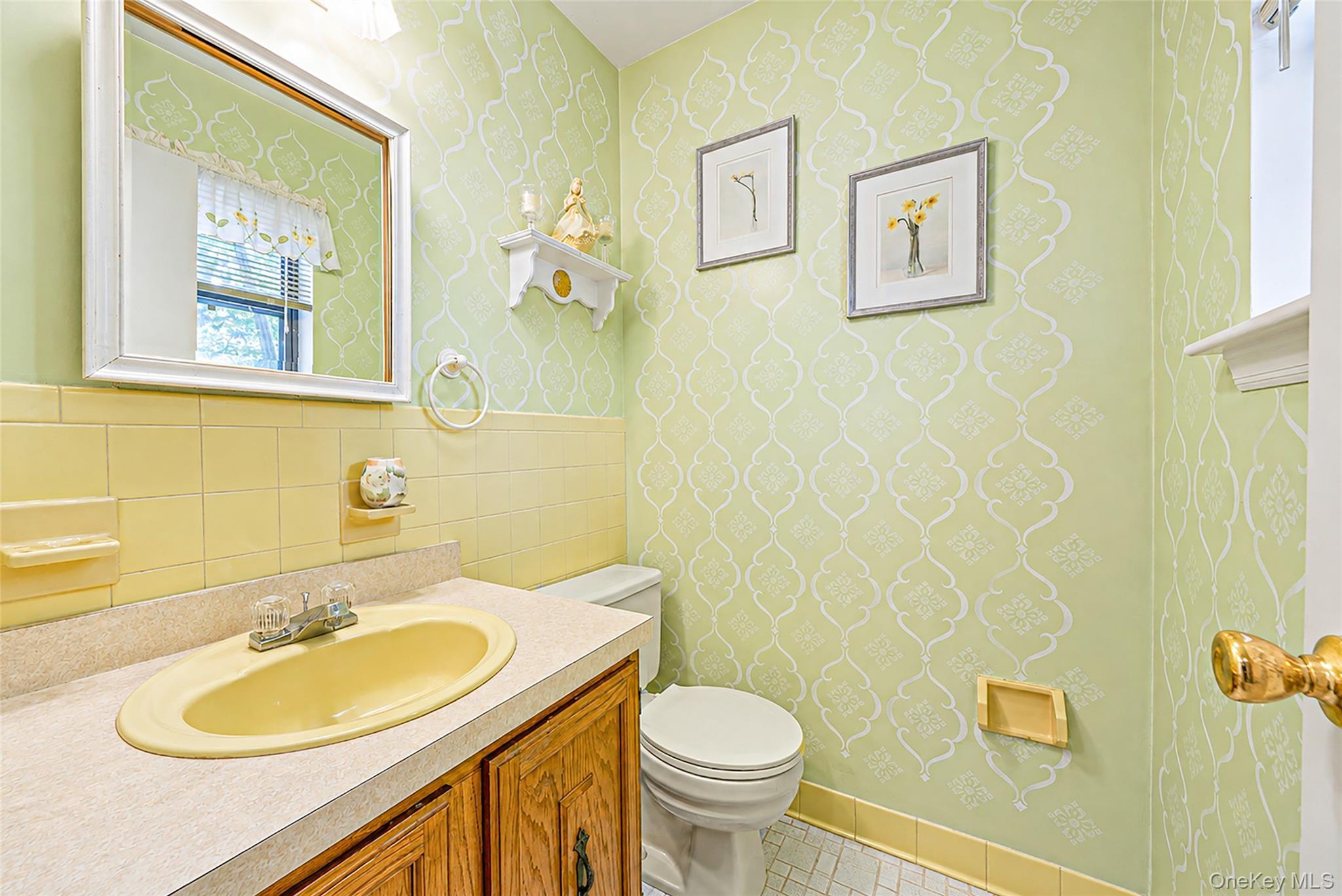 Single Family Rutland Road  Suffolk County, NY 11950, MLS-1038776-16