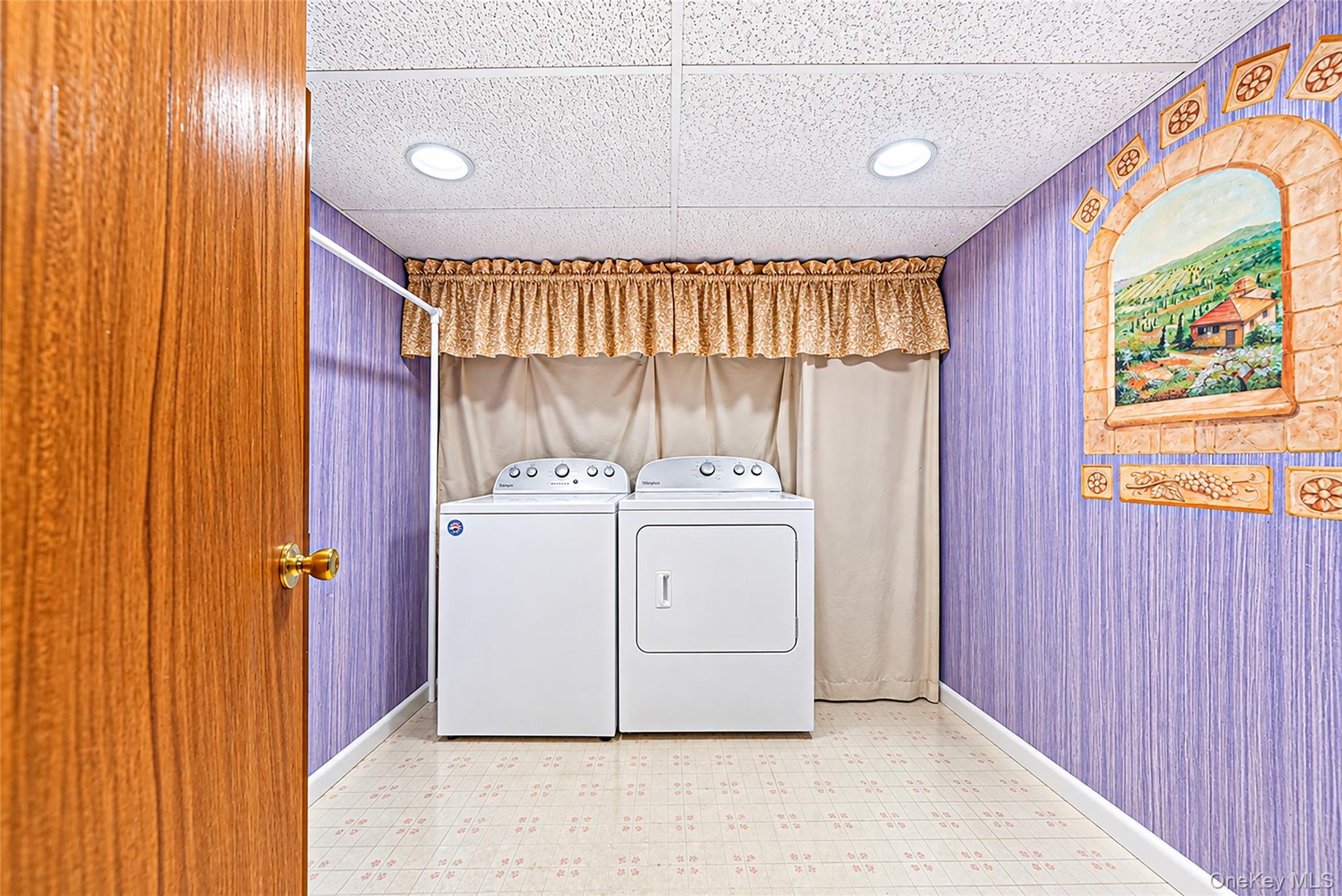 Single Family Rutland Road  Suffolk County, NY 11950, MLS-1038776-21