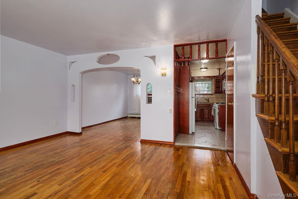 Single Family Throggs Neck Boulevard Bronx, NY 10465, MLS-1038811-19