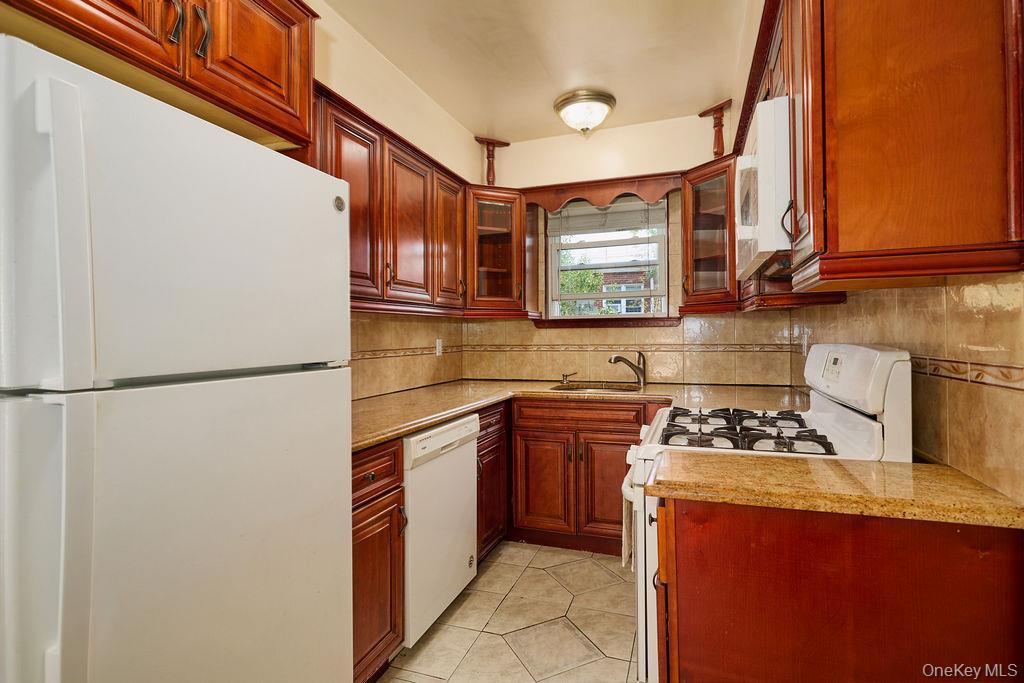 Single Family Throggs Neck Boulevard Bronx, NY 10465, MLS-1038811-28