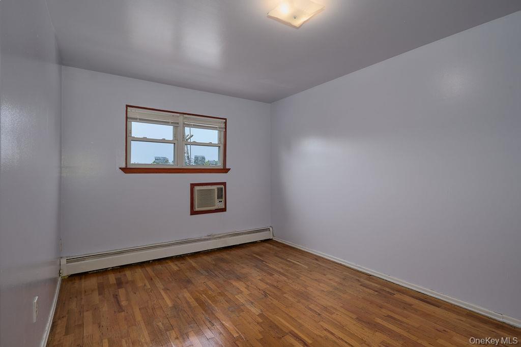Single Family Throggs Neck Boulevard Bronx, NY 10465, MLS-1038811-35