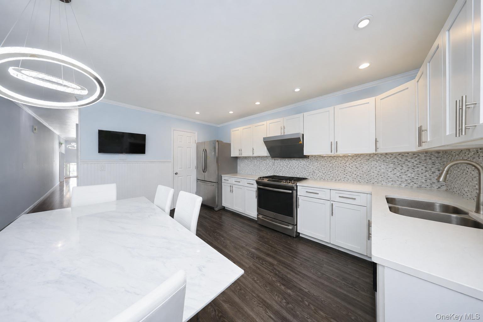 Single Family Medina Street Staten Island, NY 10306, MLS-1038812-20