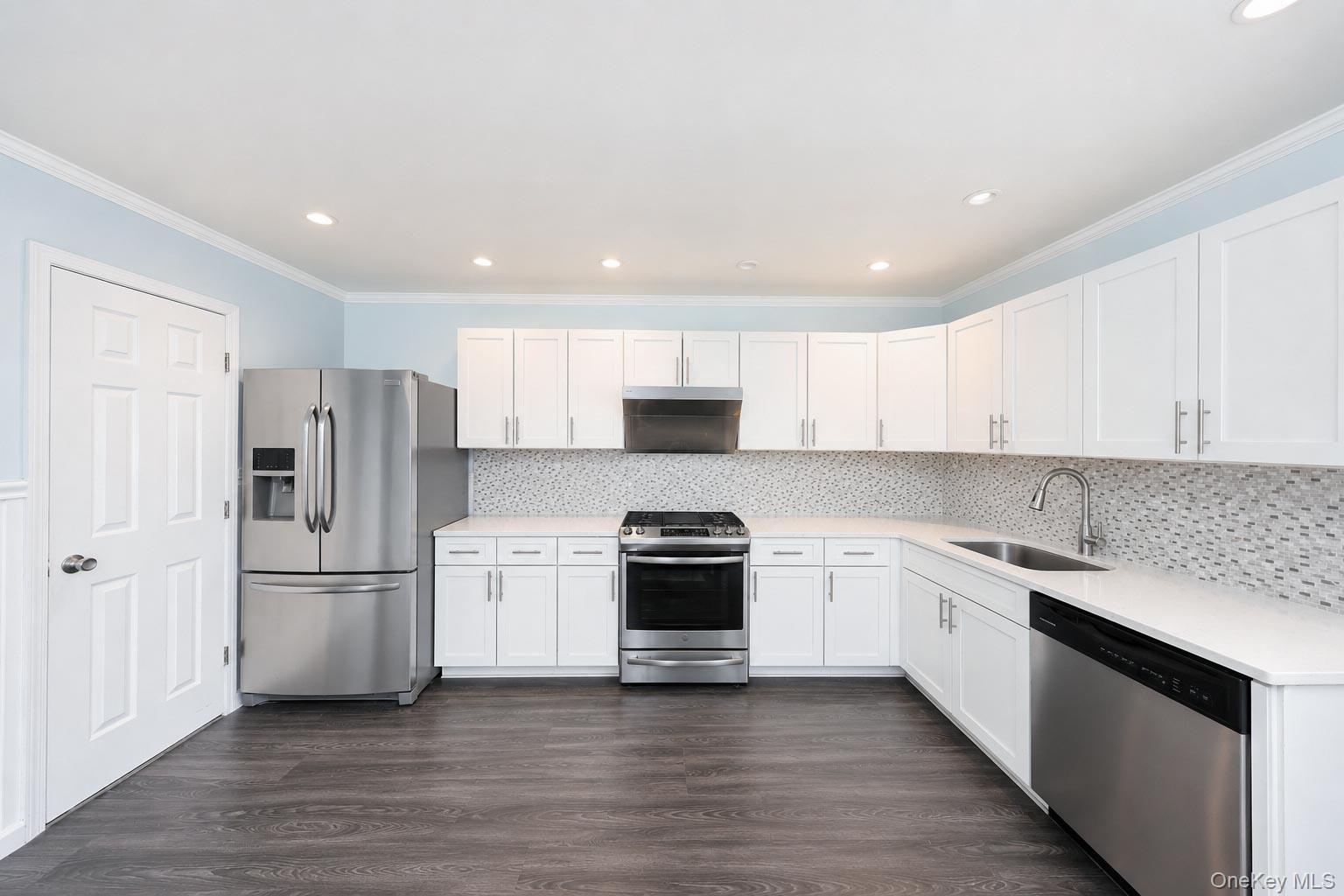 Single Family Medina Street Staten Island, NY 10306, MLS-1038812-8