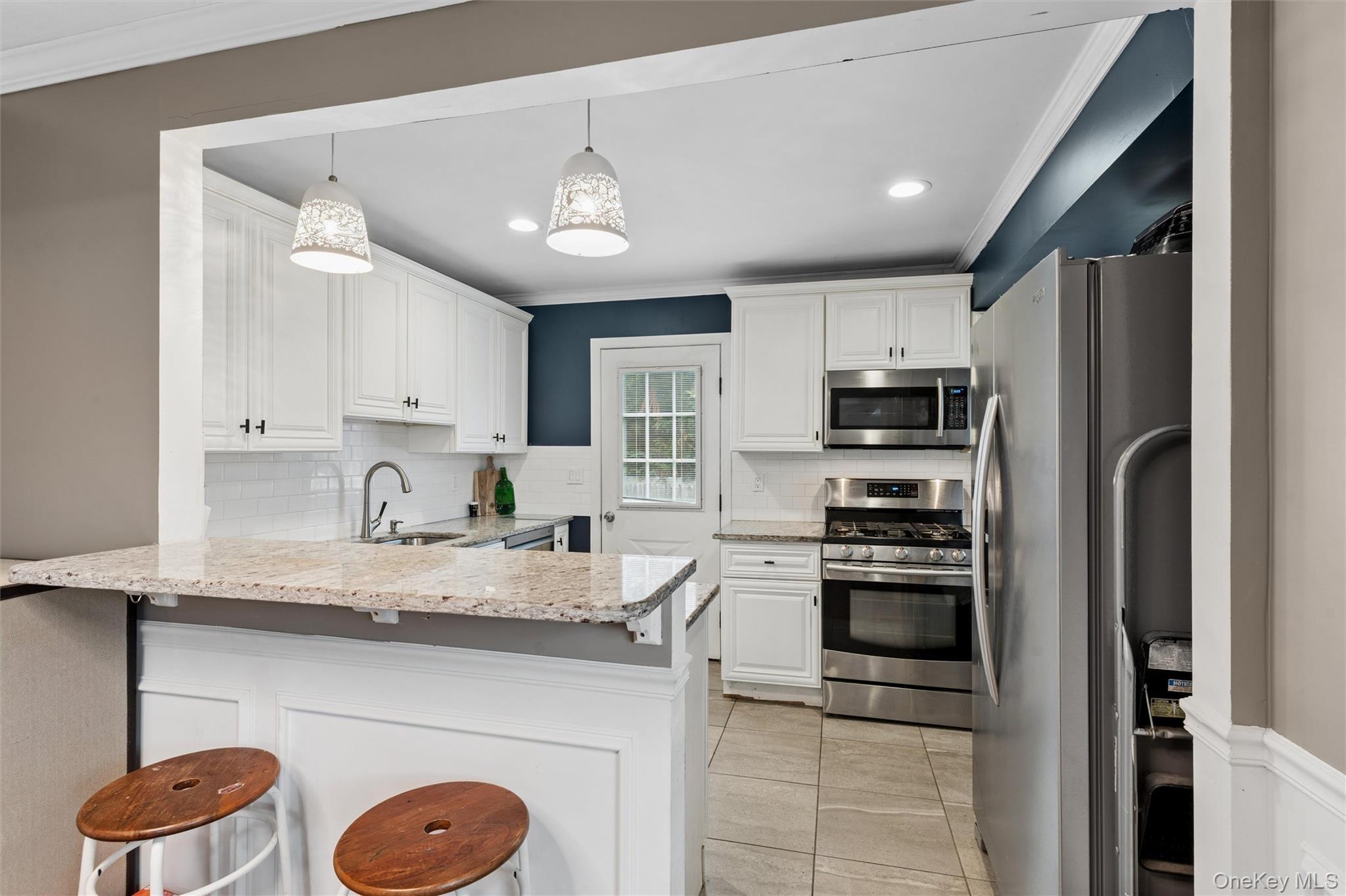 Single Family Larry Road S Suffolk County, NY 11784, MLS-1038816-8
