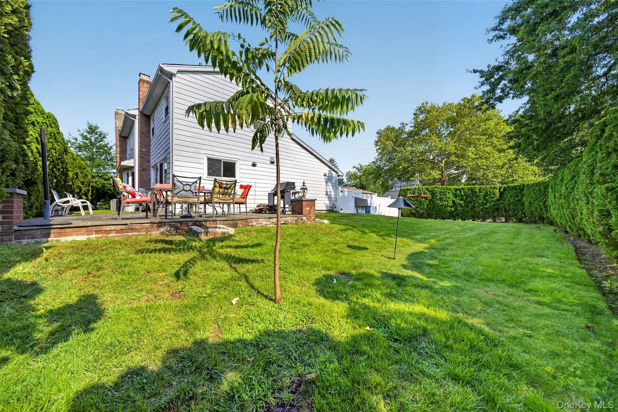 Single Family Foxhurst Court  Nassau County, NY 11040, MLS-1038820-30