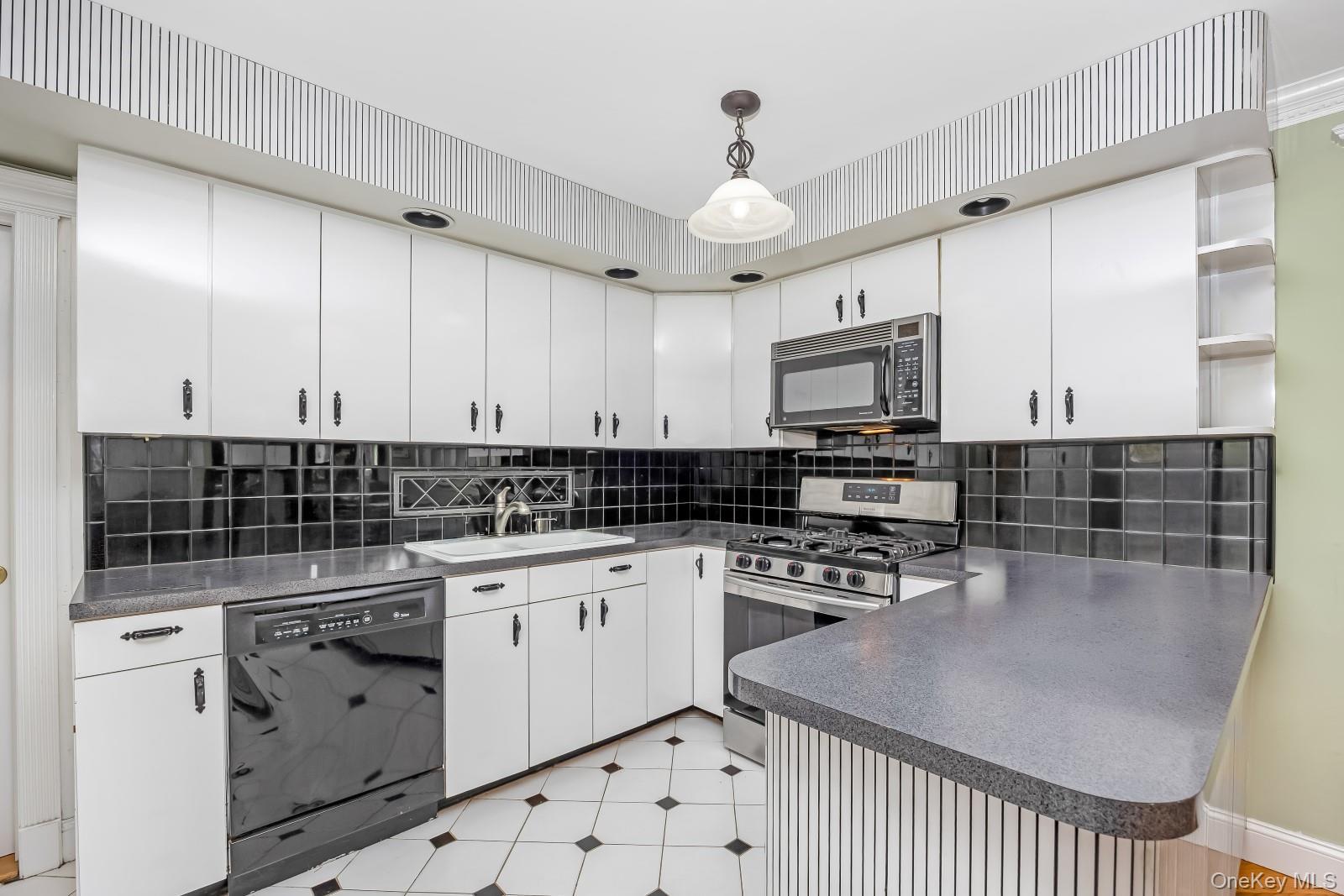 Single Family 61st Street  Queens, NY 11378, MLS-1038823-8