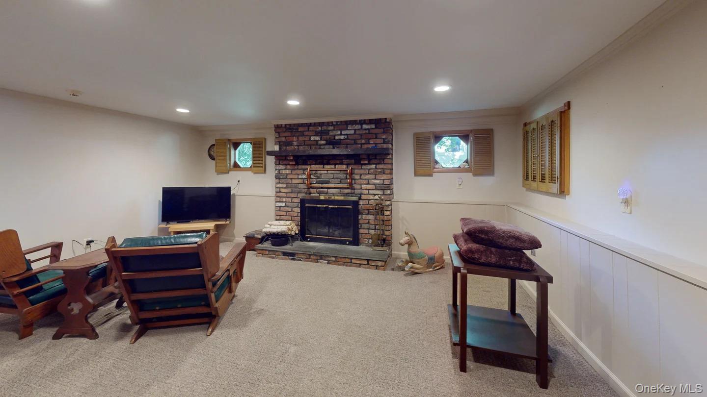 Single Family W Gaylore Drive Suffolk County, NY 11701, MLS-1038848-10