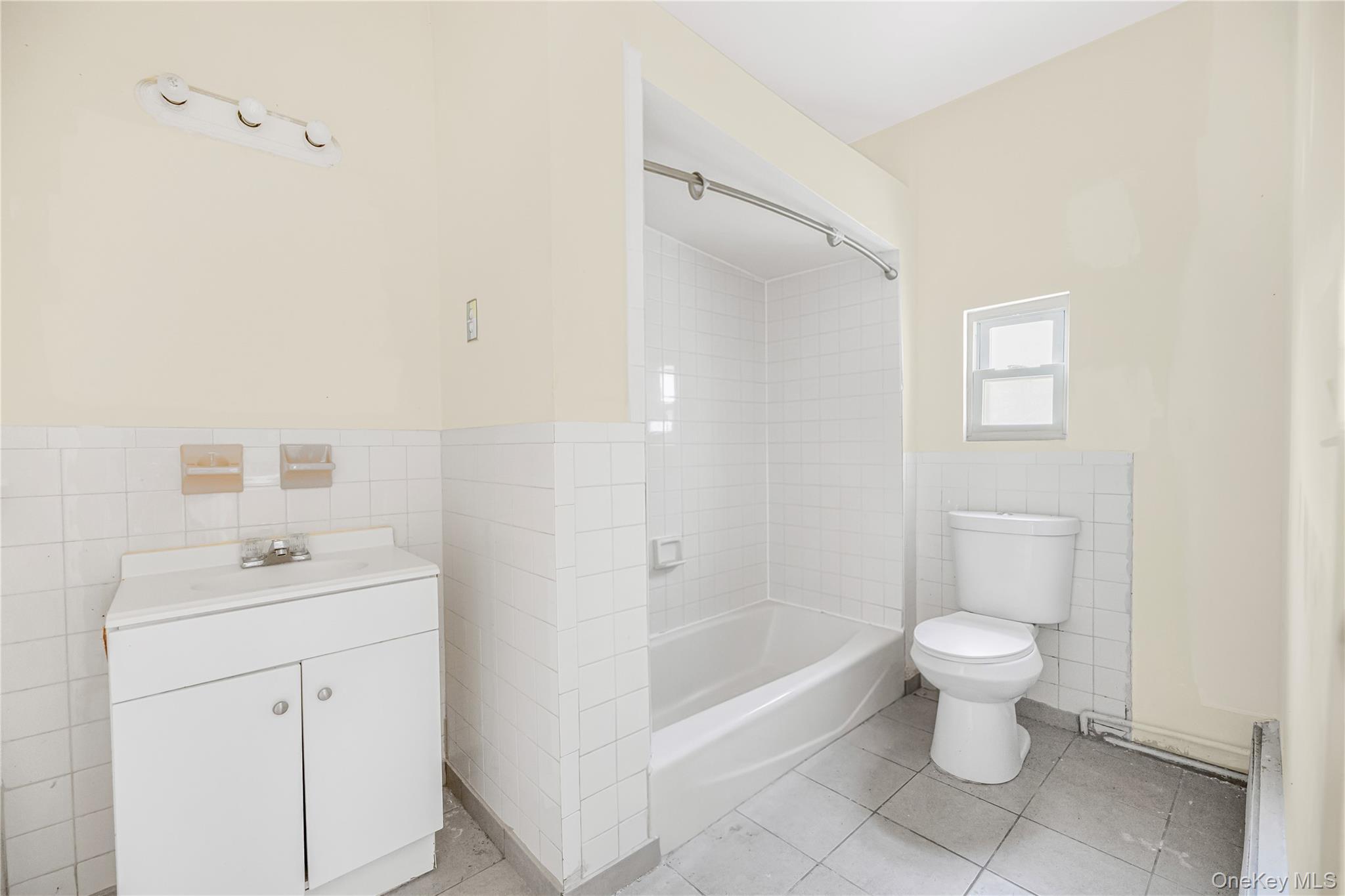 Single Family Harding Park  Bronx, NY 10473, MLS-1038896-15