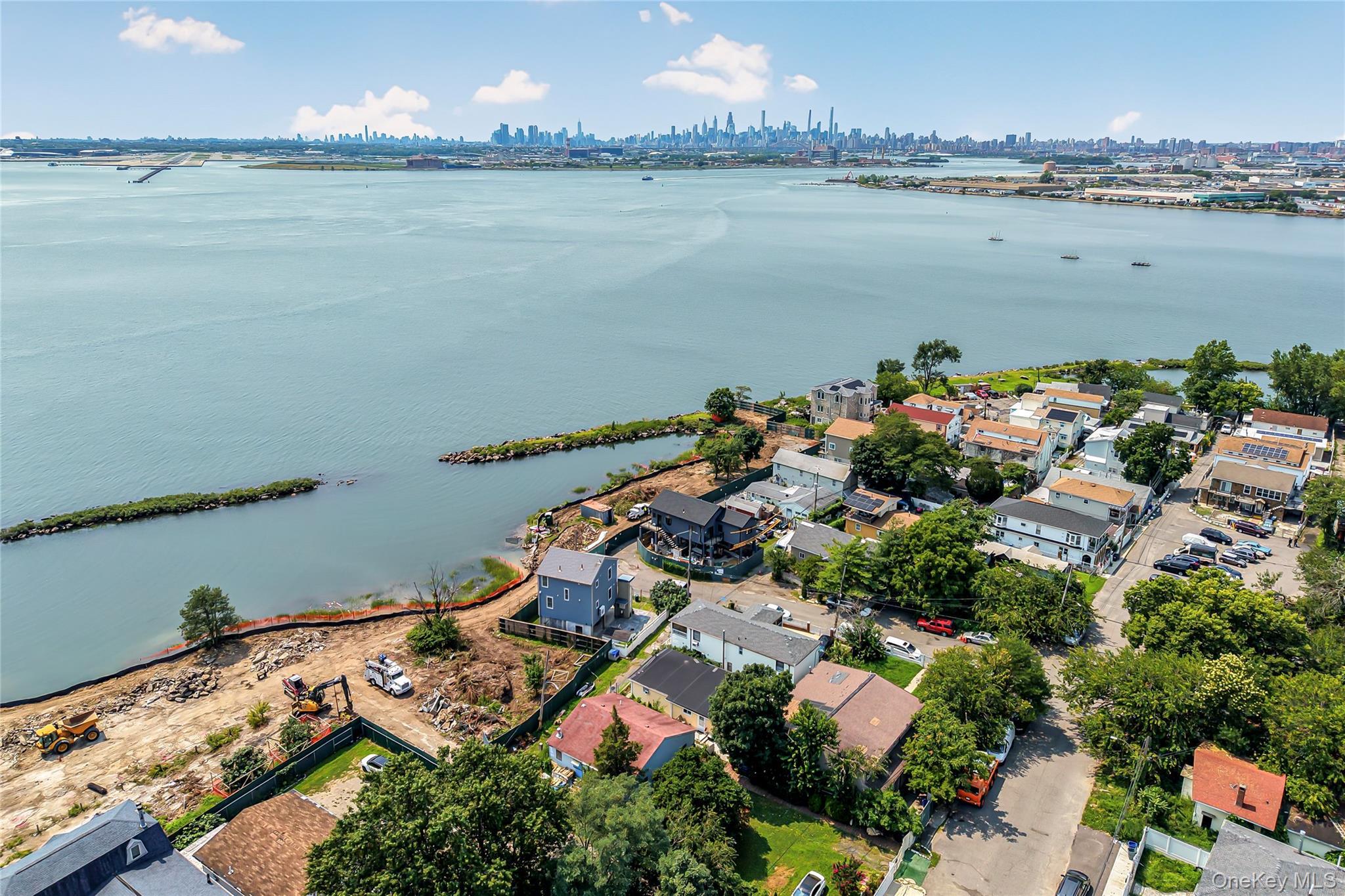 Single Family Harding Park  Bronx, NY 10473, MLS-1038896-5