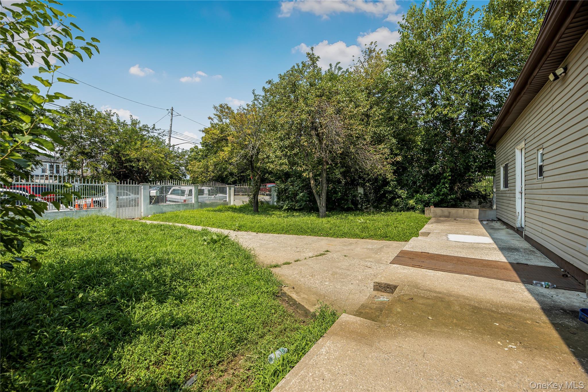 Single Family Harding Park  Bronx, NY 10473, MLS-1038896-9