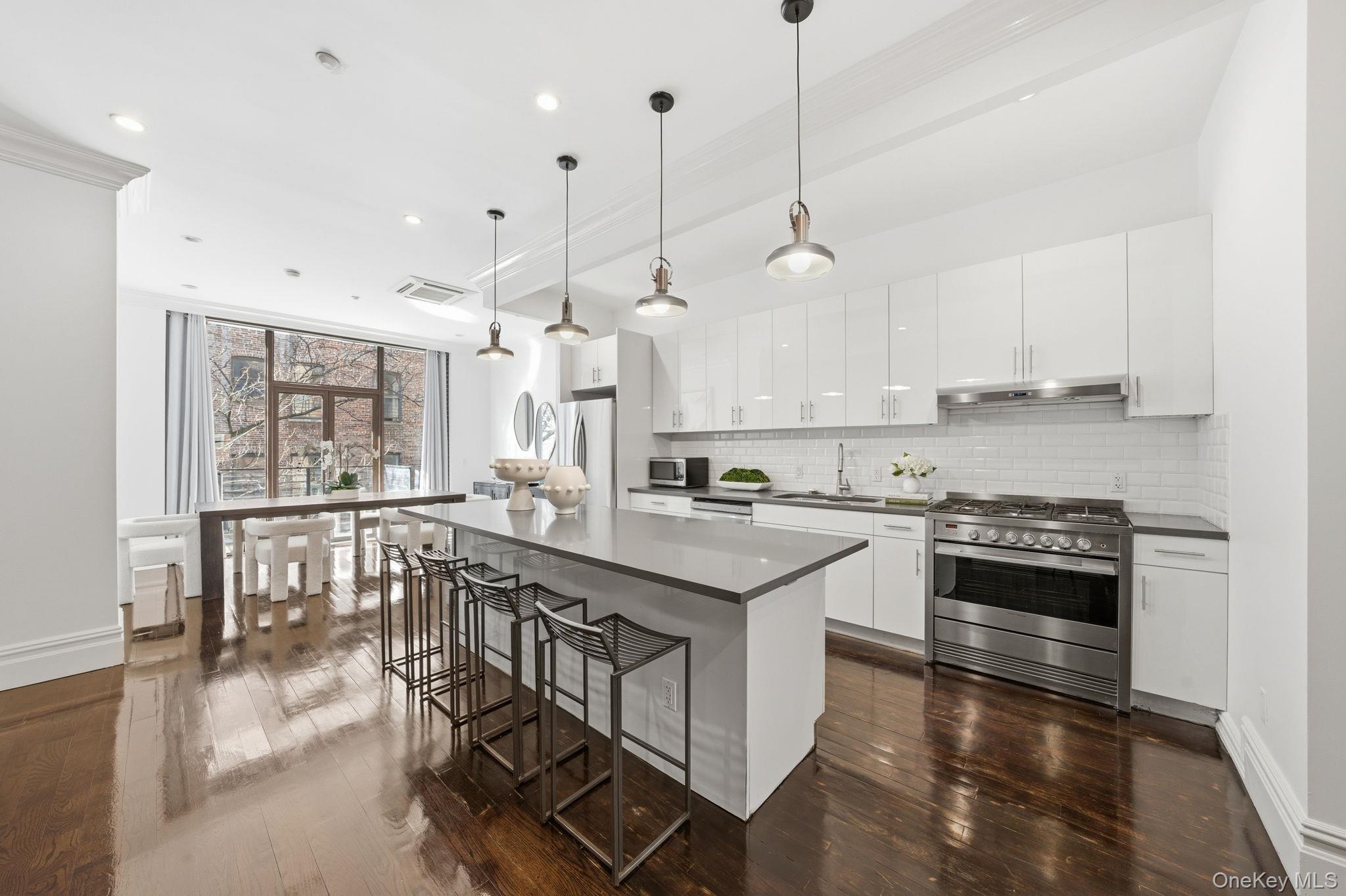 Single Family W 112th Street Manhattan, NY 10026, MLS-1038905-20
