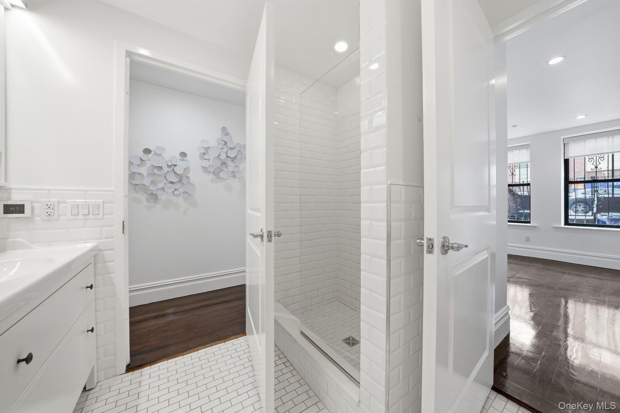 Single Family W 112th Street Manhattan, NY 10026, MLS-1038905-9