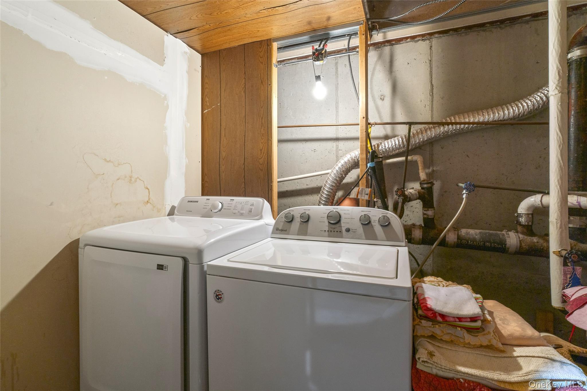 Single Family Hinsdale Street  Brooklyn, NY 11207, MLS-1038906-17