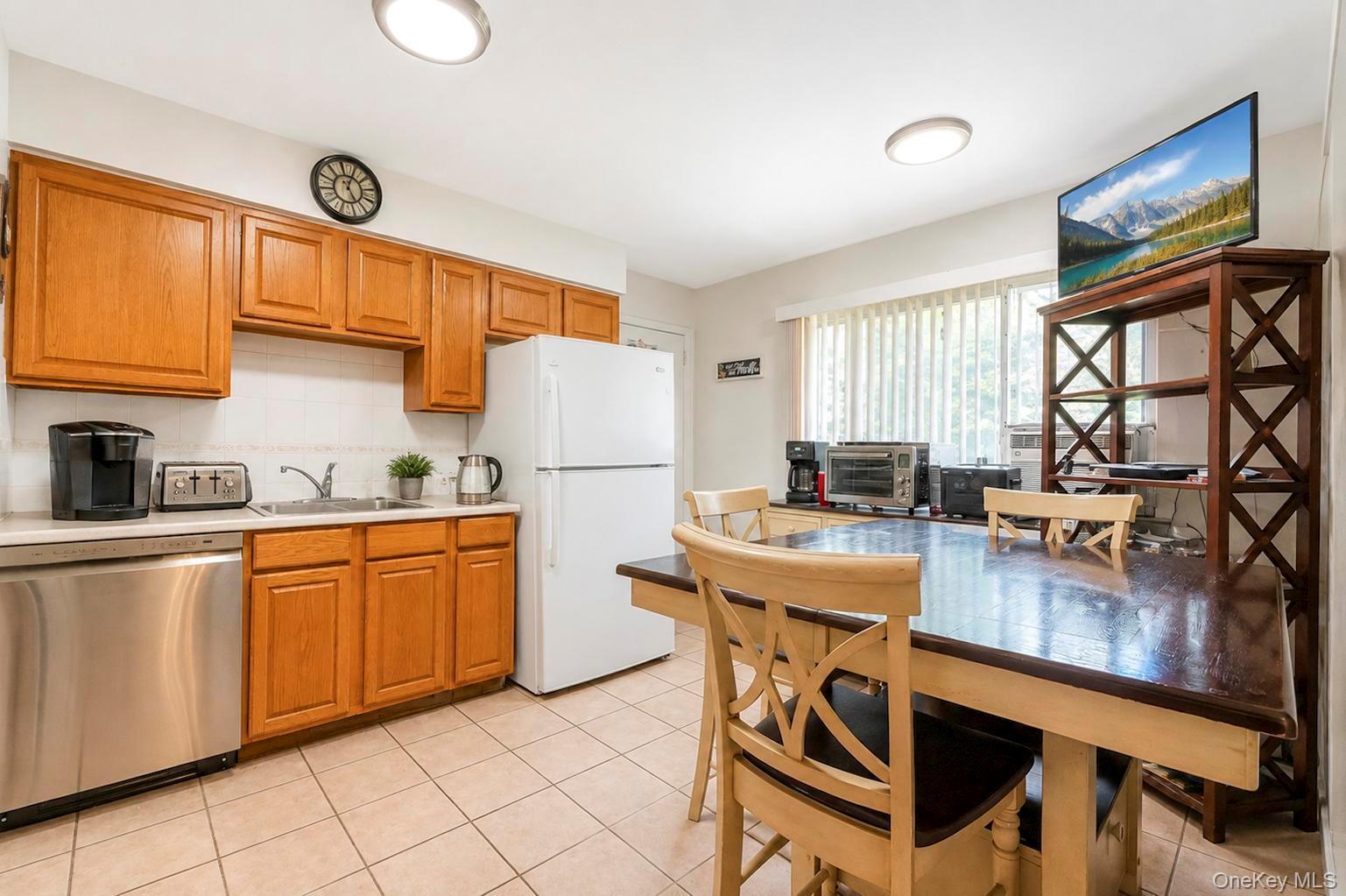 Single Family Granny Road  Suffolk County, NY 11953, MLS-1038914-5