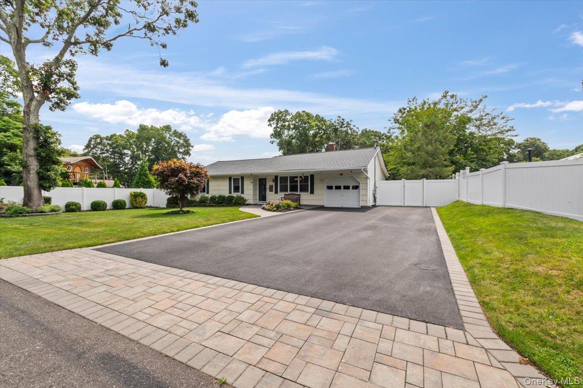 Single Family Stratler Drive Suffolk County, NY 11967, MLS-1038933-2